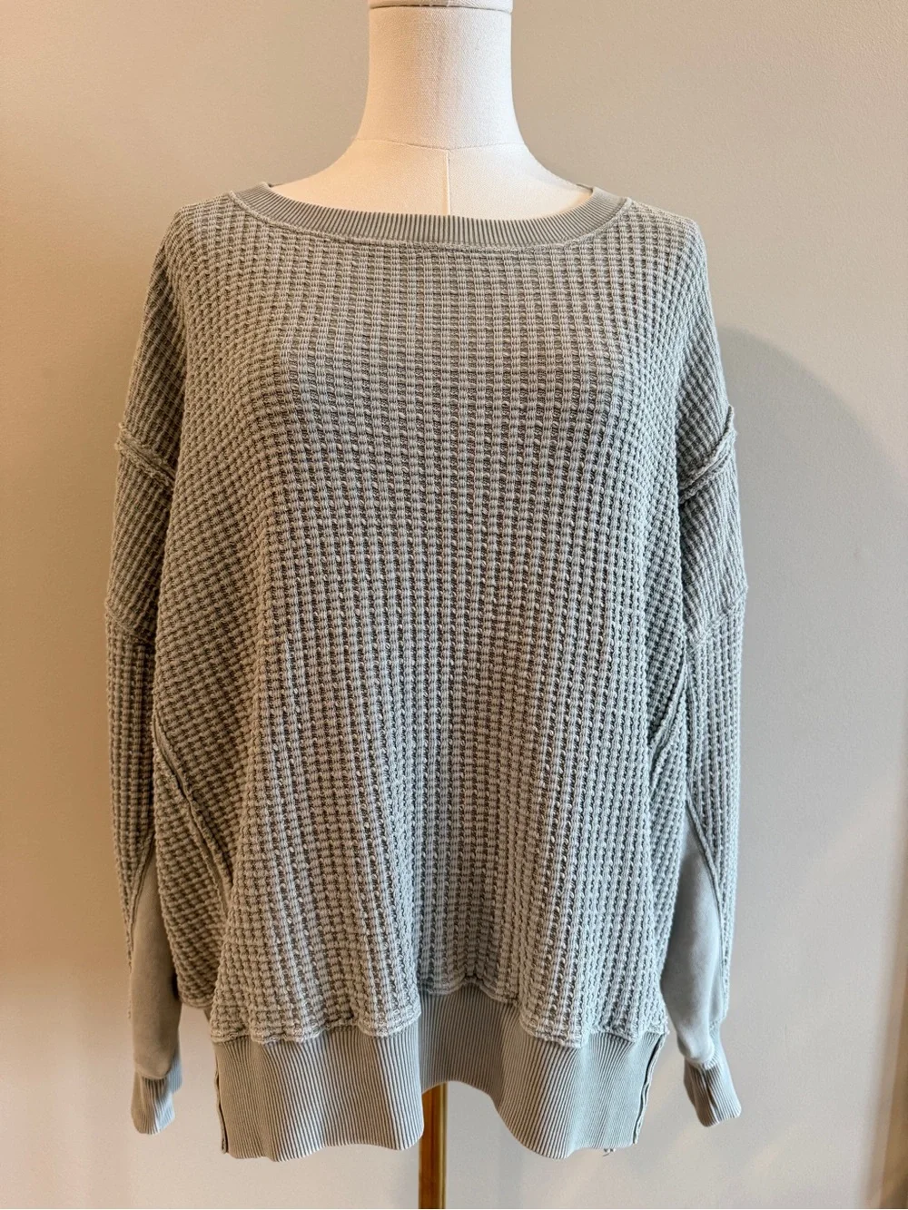 American Eagle Lived-In Waffle Knit Oversized Crewneck - Picture 2 of 8